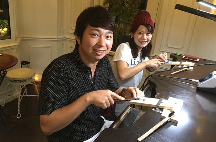 �����s ������